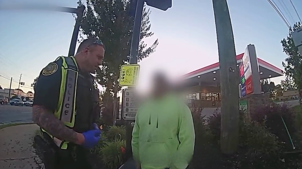 Police Arrested a Driver Who Ran a Red Light Without a License - AOL
