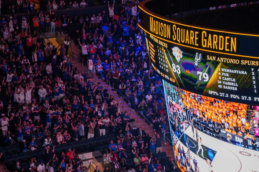Knicks fever grips New York as NBA Finals heat up - AOL