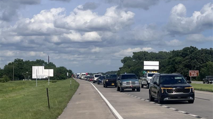 Two dead in fiery I-70 crash in Wabaunsee County - AOL
