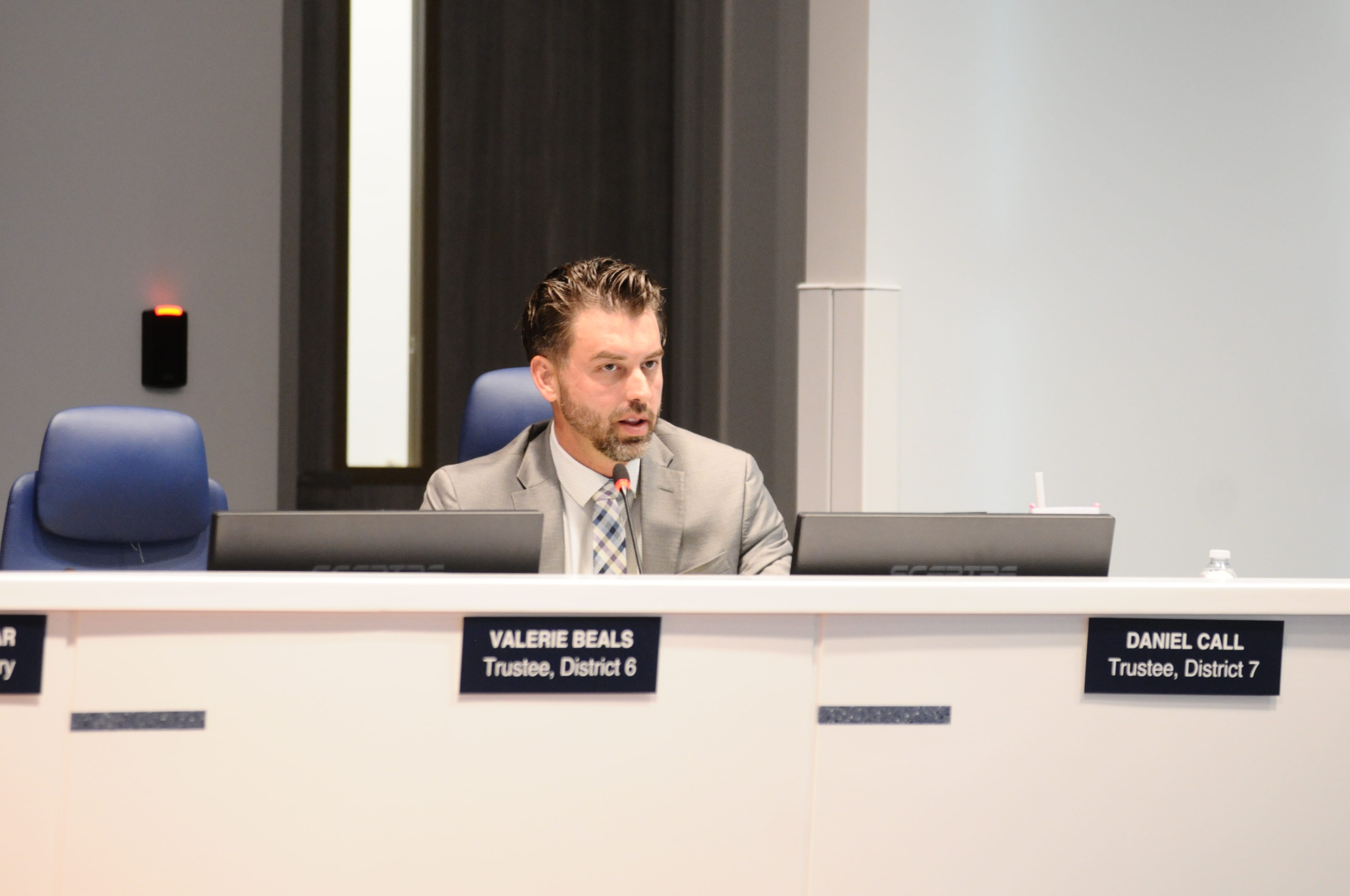 2 EPISD board members resign after financial exigency vote - AOL
