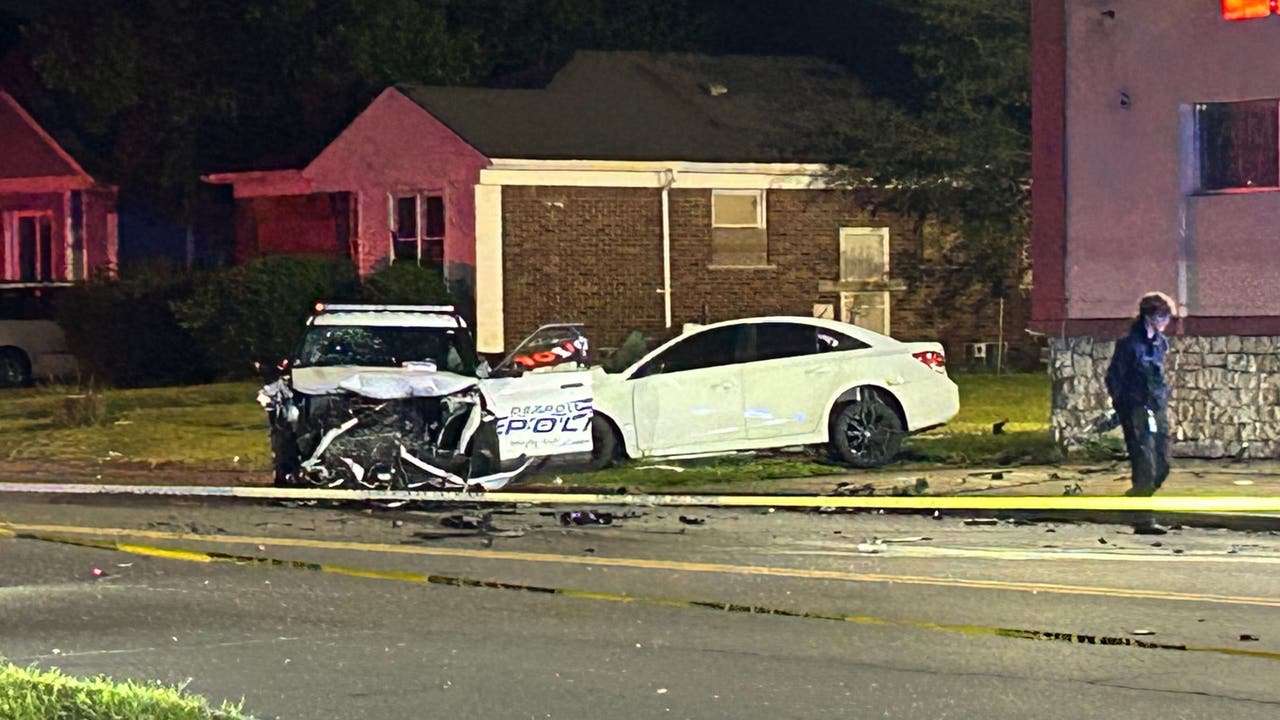 Two Detroit police officers, two civilians injured in crash - AOL