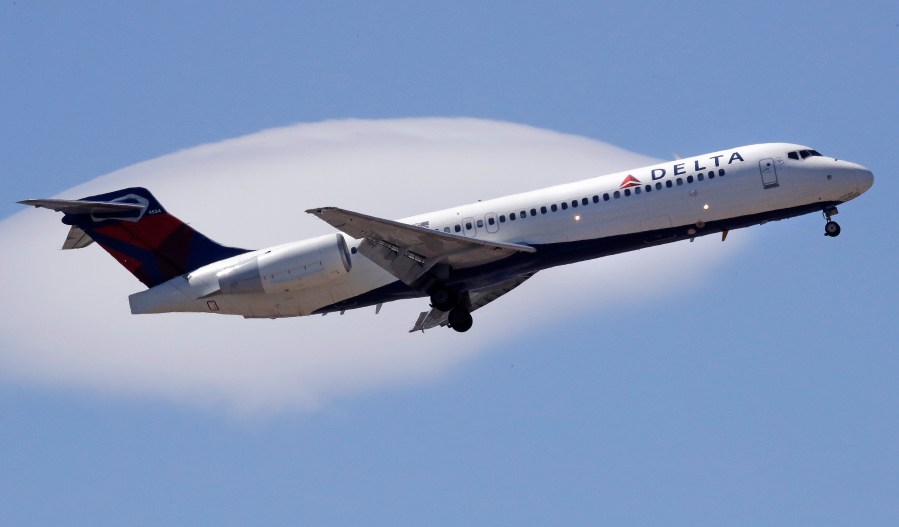 Delta First 717 First commercial Delta Air Lines’ Boeing 717 flight to arrive at ...