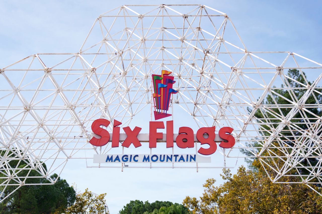 Looney Tunes Land Debuts at Six Flags Magic Mountain After 5-Month ...