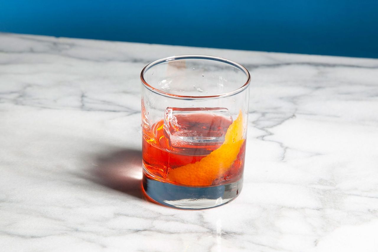 28 Classic Cocktail Recipes Everyone Should Know How to Make - AOL