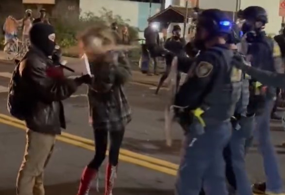 Lawsuit claims federal officers used excessive force on Portland teen ...