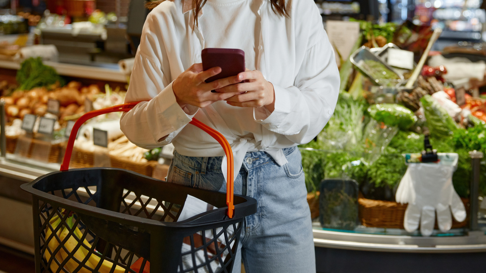 Grocery Workers Shudder At This Nasty Customer Sampling Habit - AOL