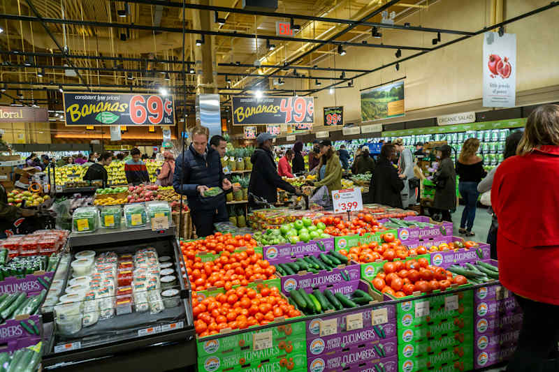 6 Unbelievably Rude Things People Can’t Stop Doing at the Grocery Store ...