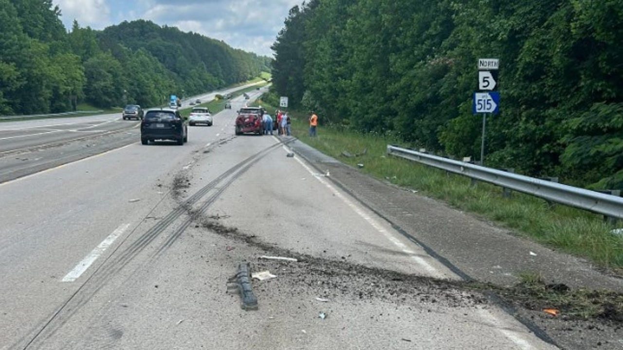 Crash temporarily shuts down Highway 515 in Pickens County - AOL