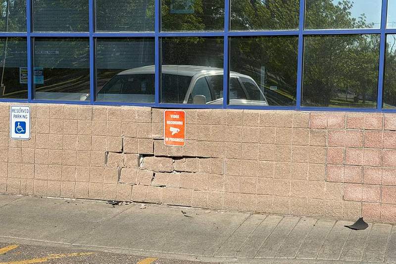 Driver crashes into Walgreens; store temporarily closed - AOL