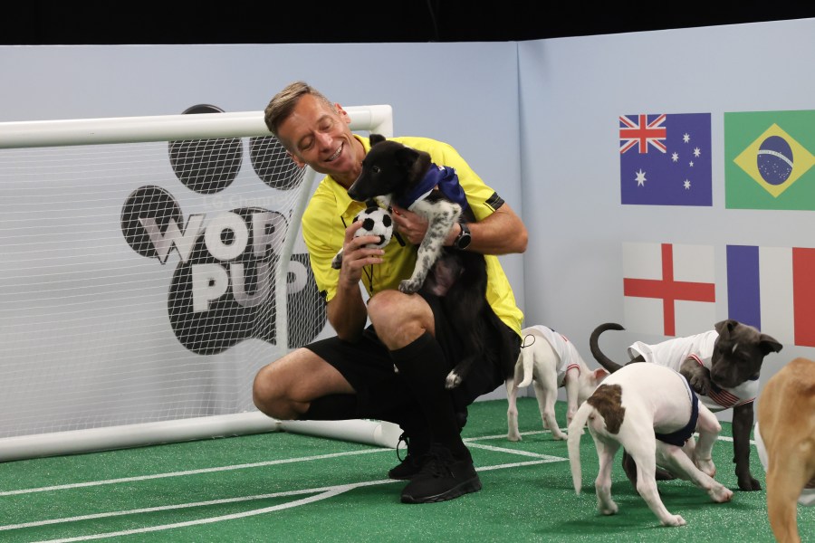 Jimmy Conrad embraces role as ‘World Pup’ ‘ruff-eree’ - AOL