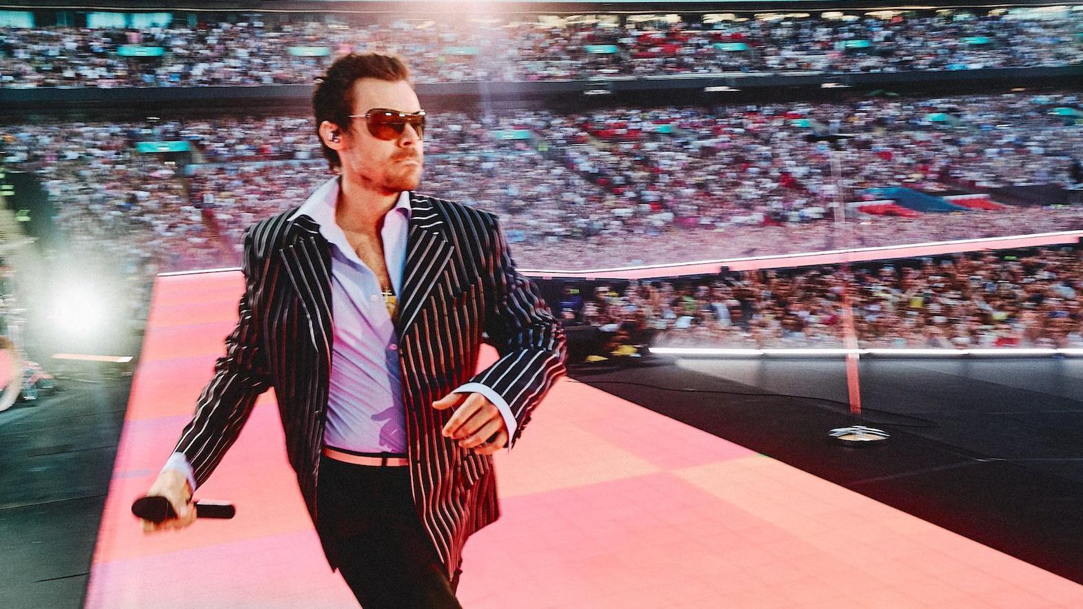 Harry Styles revisits X Factor as he kicks off Wembley residency - AOL