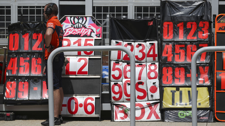 Pit Board Racing Numbers Box Why Do F1 Teams Still Rely On Old-School Pit Boards? - AOL