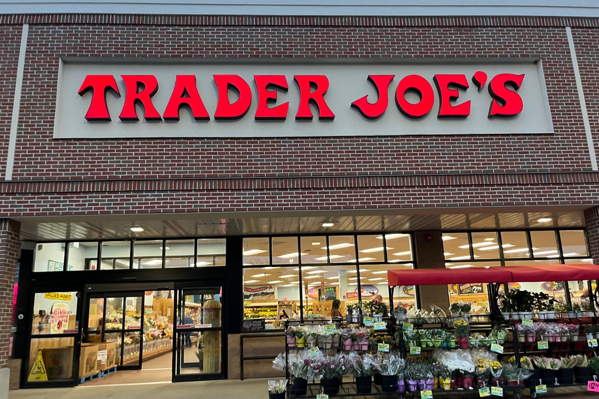 Trader Joe’s shoplifting suspect killed, two cops hit by car during ...