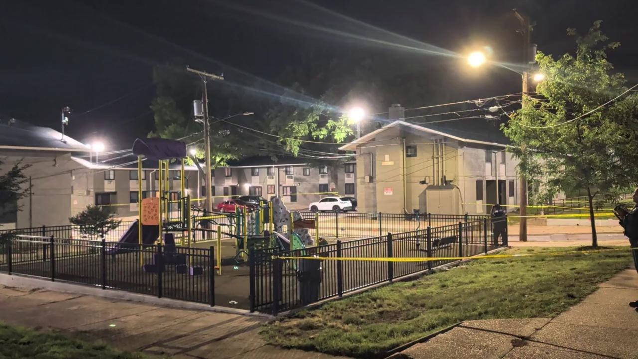 Larry Calhoun Man killed in overnight Southeast DC shooting, MPD investigating - AOL