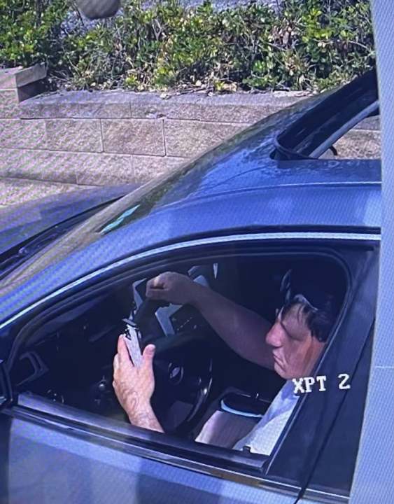 Laurel County deputies ask for help identifying 1 seen in surveillance ...