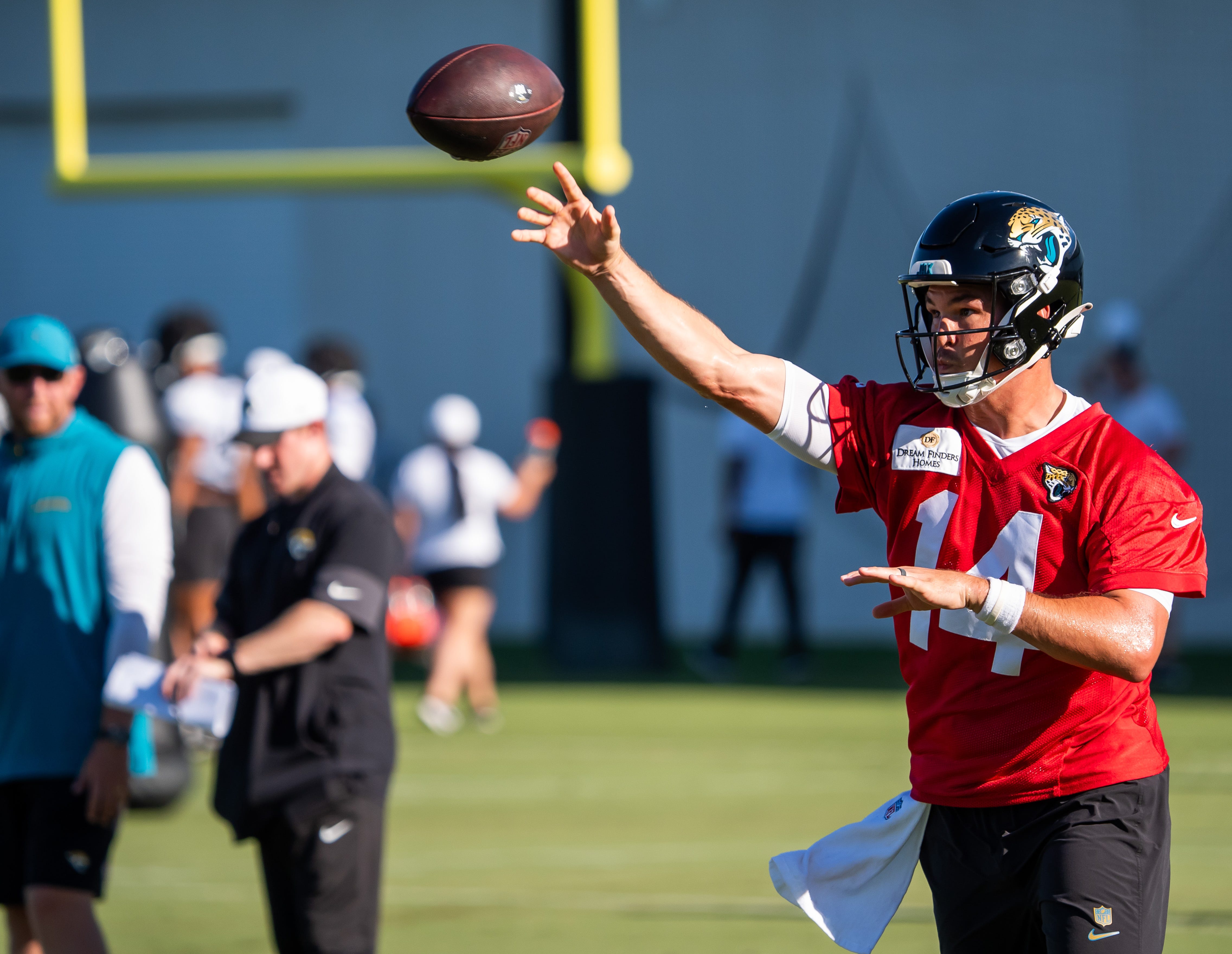 Quarterback Def Jaguars' roster breakdown: Who's on the bubble at quarterback? - AOL