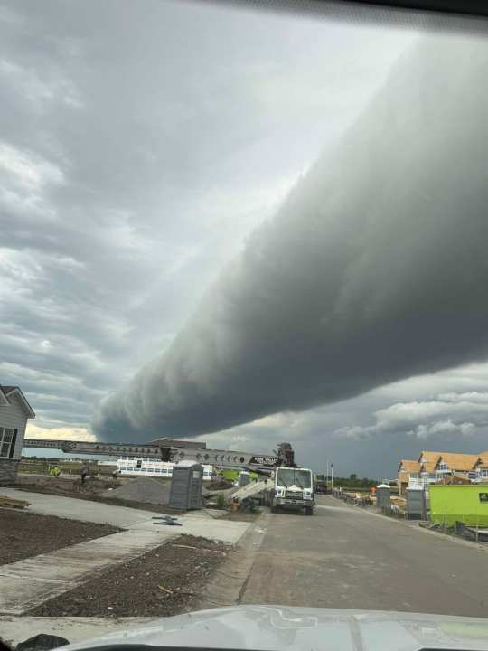 What’s with that wild cloud seen in Kansas on Tuesday? - AOL