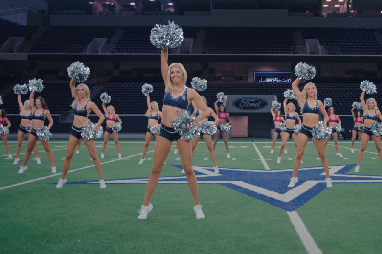How Much Money Do the Dallas Cowboys Cheerleaders Make? Here's What the