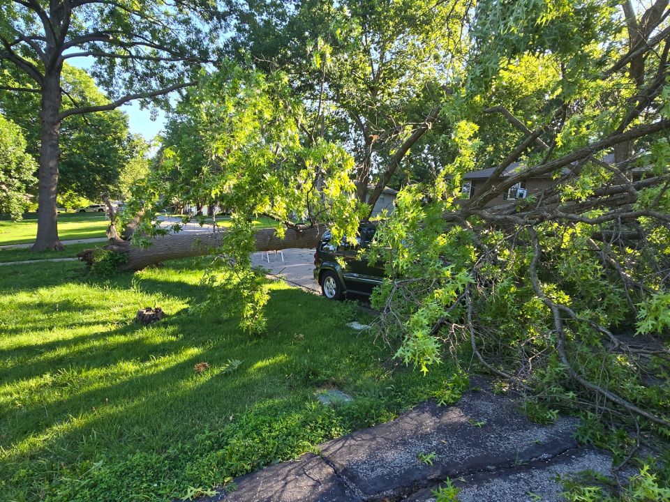 PHOTOS: Saturday storms cause damage to homes, cars across the Kansas ...