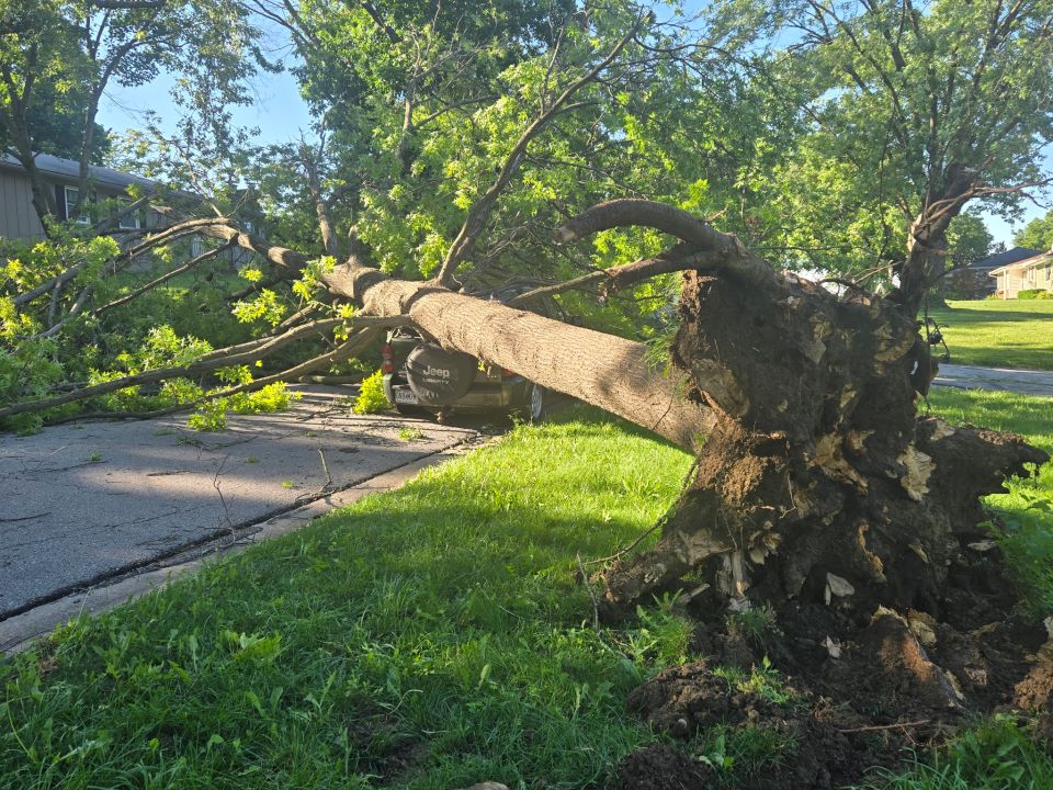PHOTOS: Saturday storms cause damage to homes, cars across the Kansas ...