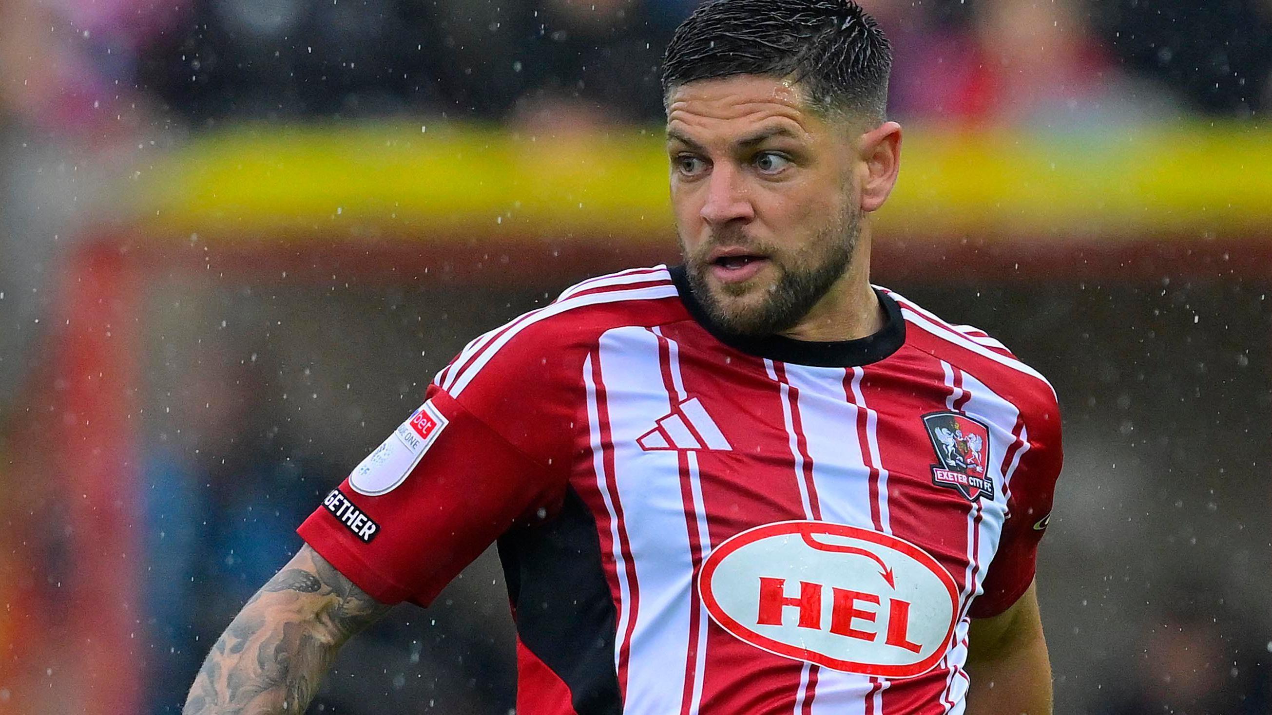 Fleetwood re-sign defender Andrew - AOL