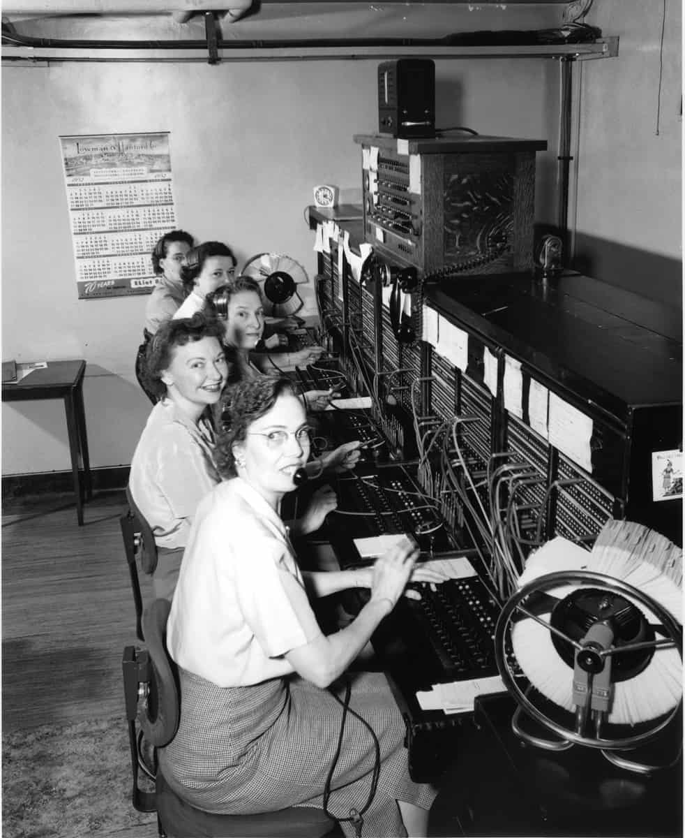20 Jobs That Were Common 100 Years Ago But Have Vanished Today - AOL