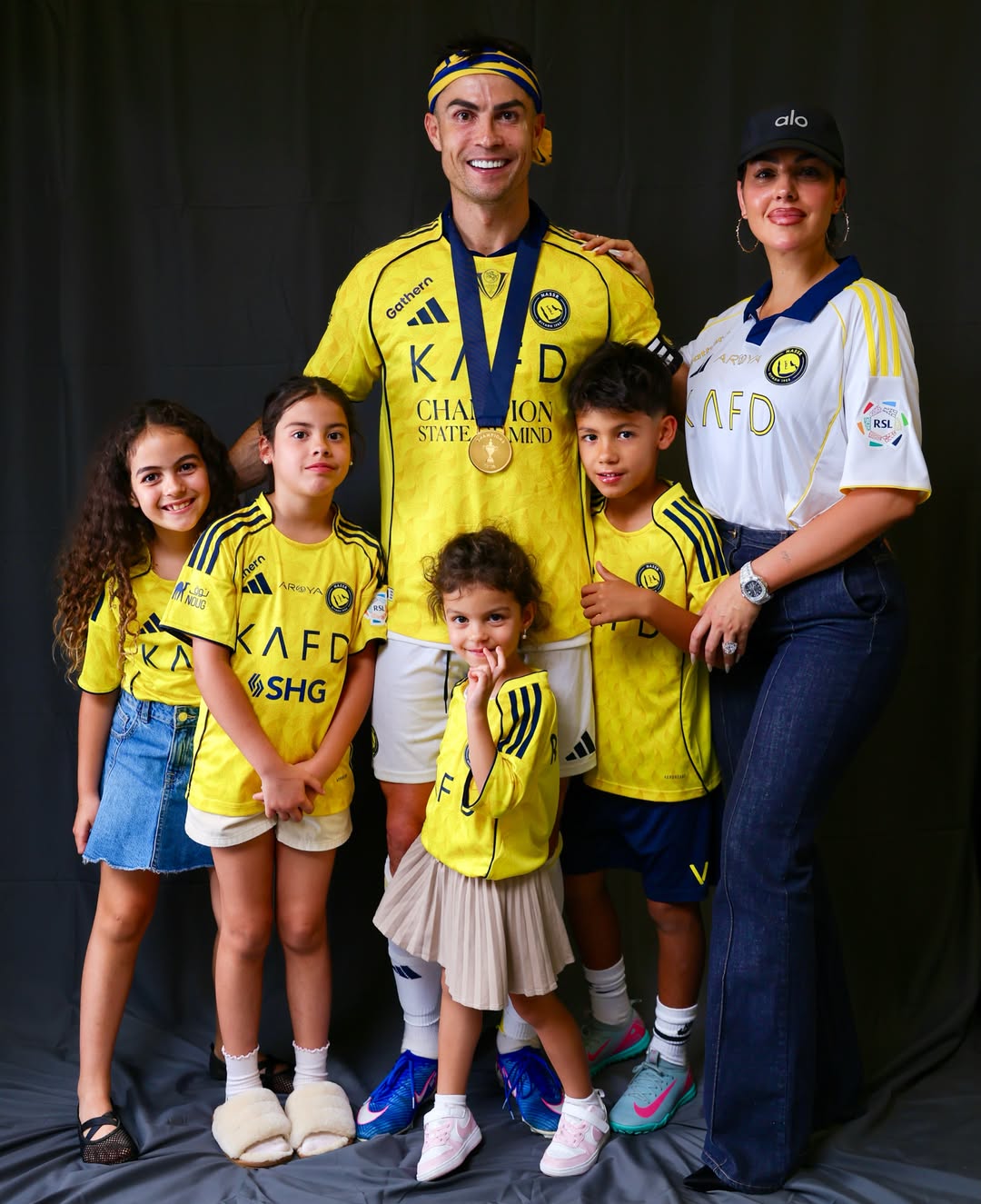cristiano-ronaldo-s-family-tree-meet-athlete-s-five-children-and