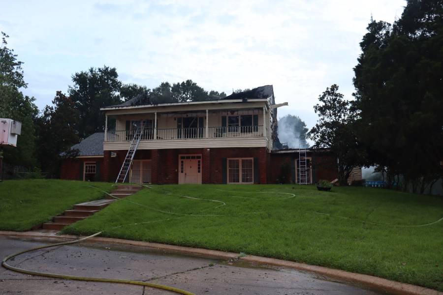 Lightning suspected as cause of house fire in Lafayette - AOL