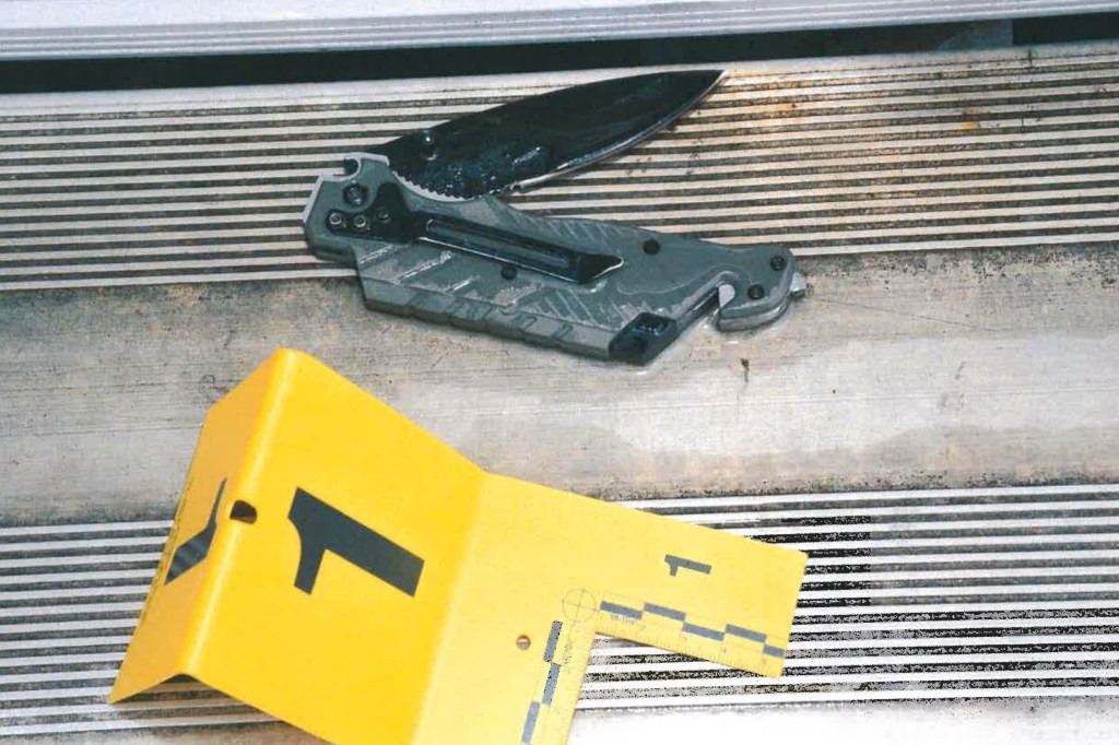 Grisly pH๏τos released of Karmelo Anthony's victim Austin Metcalf's wound, a bloody coat and murder weapon - AOL