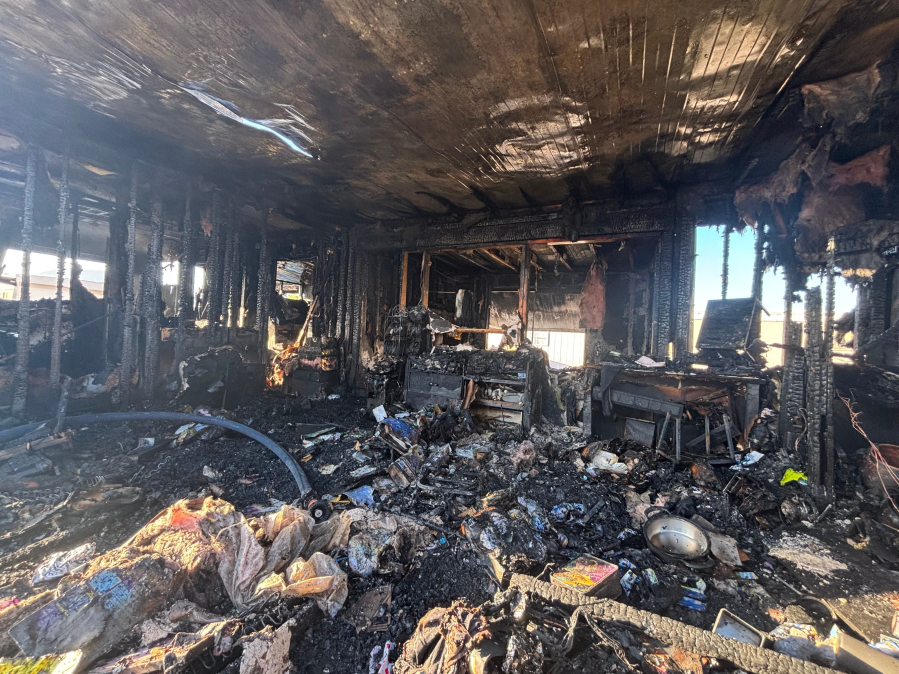 Mobile home fire leaves 1 injured in east Las Vegas valley - AOL