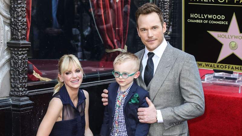 Anna Faris And Chris Pratt s Son Jack Makes Rare Appearance At Scary anna-faris-and-chris-pratt-s-son-jack-makes-rare-appearance-at-scary