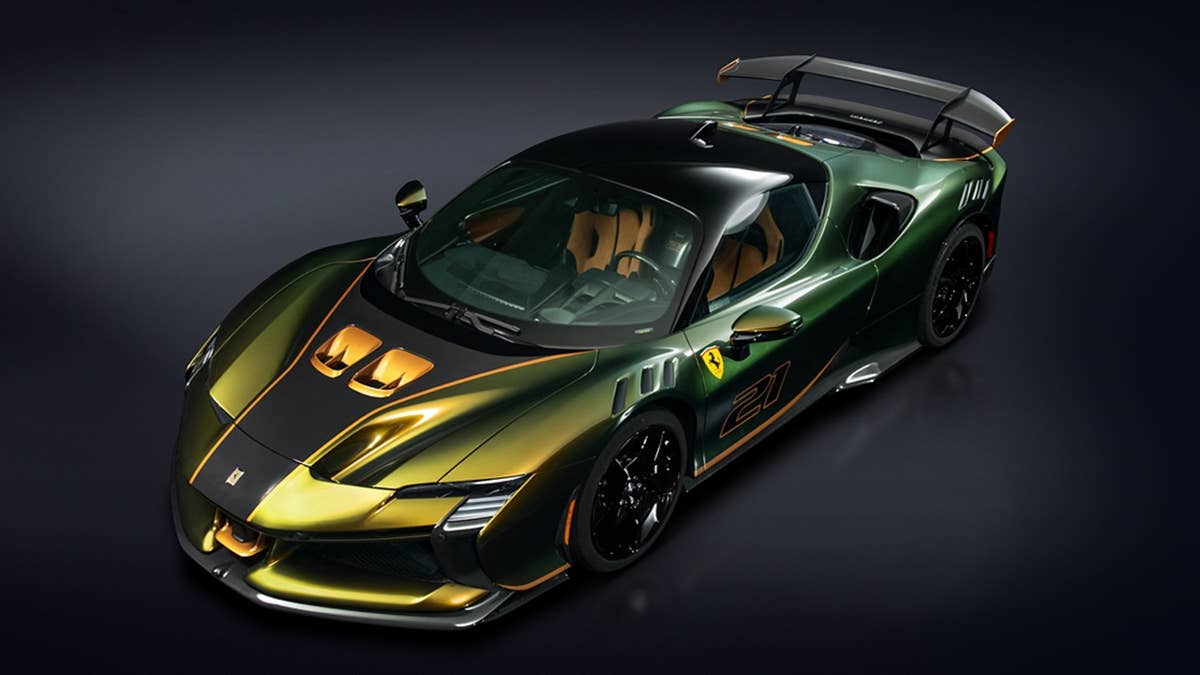 This Green Ferrari SF90 XX Looks Almost Too Lamborghini for