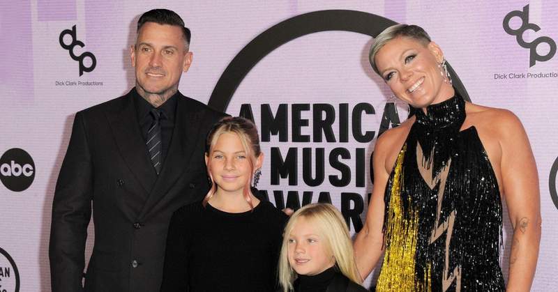 Singer Pink Father Pink’s husband praises pop star in sweet Father’s Day post - AOL