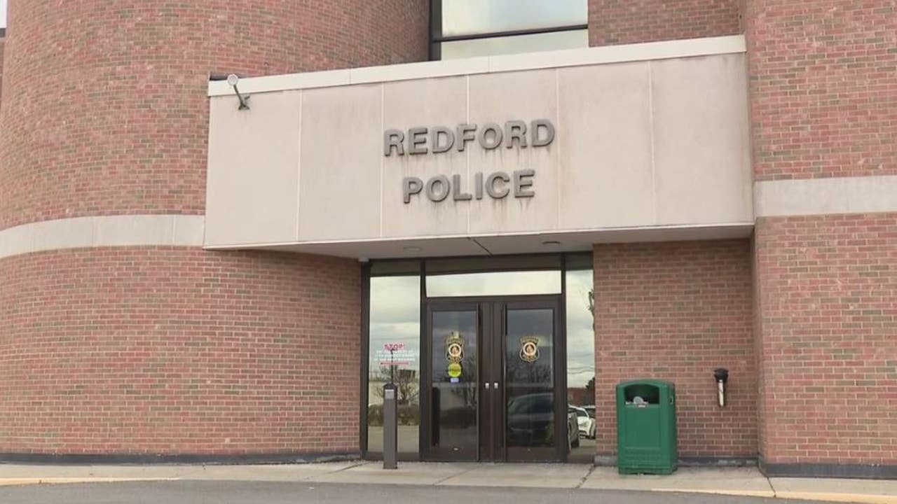 Police: Children found left inside hot car while moms were shopping in ...