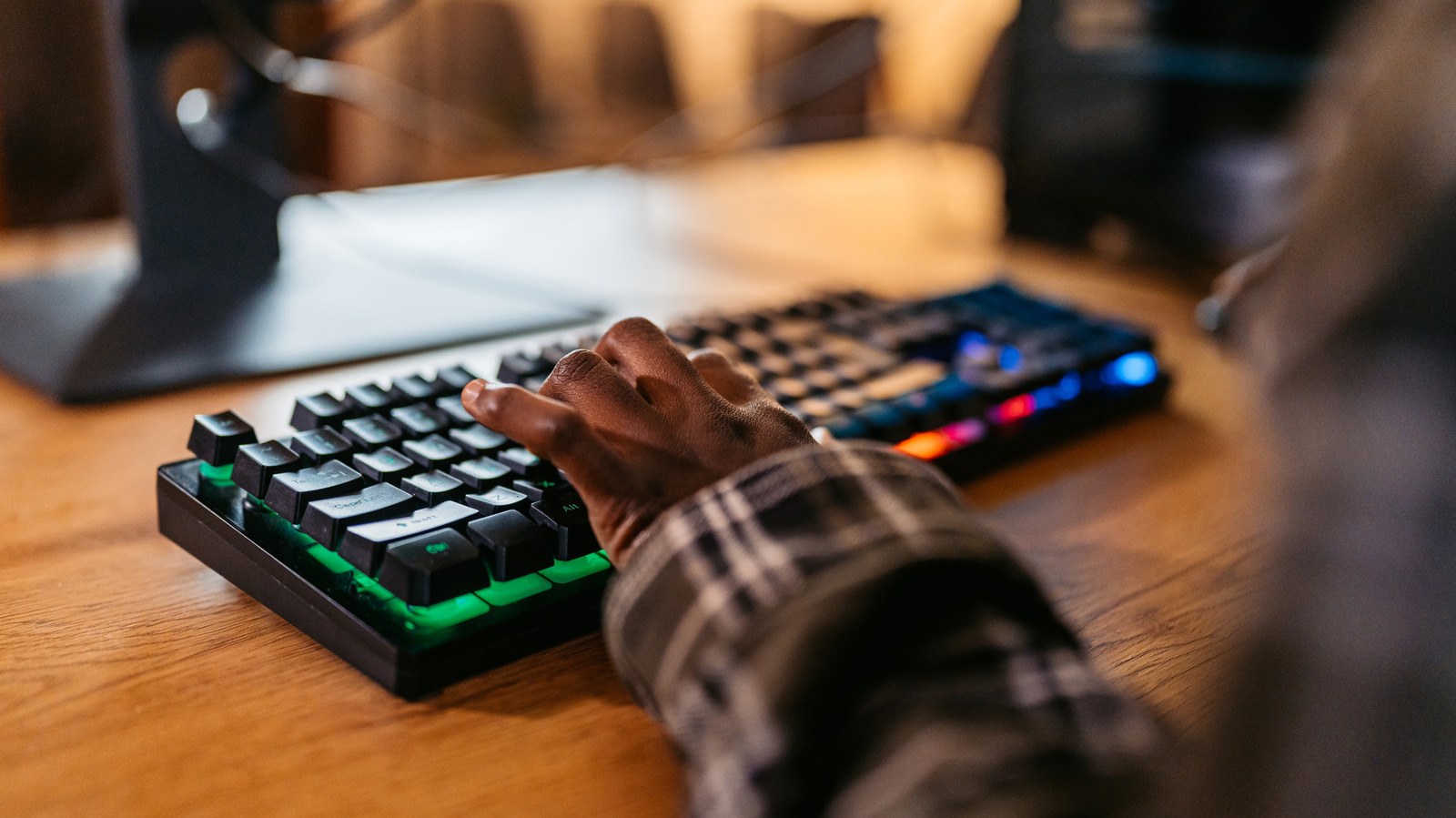 What's The Best Size Keyboard For Gaming? - AOL
