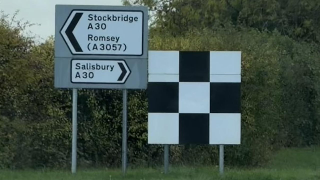 This Strange Road Sign Has Left Loads of Reddit Users Confused - AOL