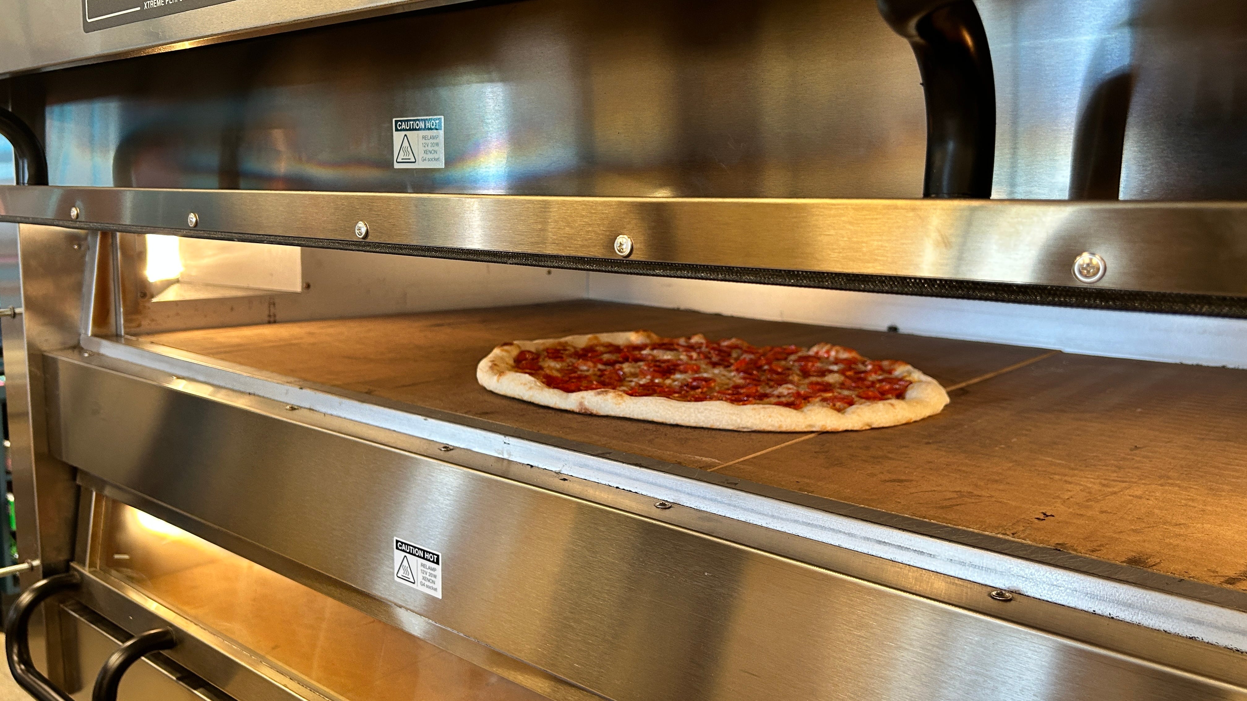 Amelia Street Pizza Co. brings New York-style pies to Hazel Park - AOL