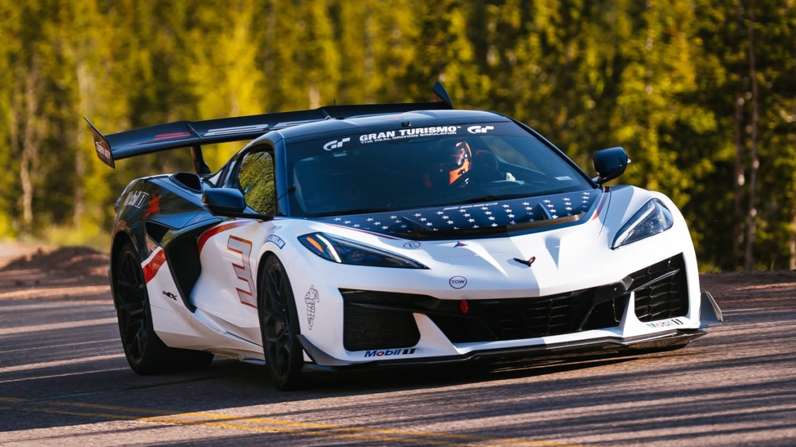 2026 Chevrolet Corvette ZR1X Destroys Pikes Peak Production Car