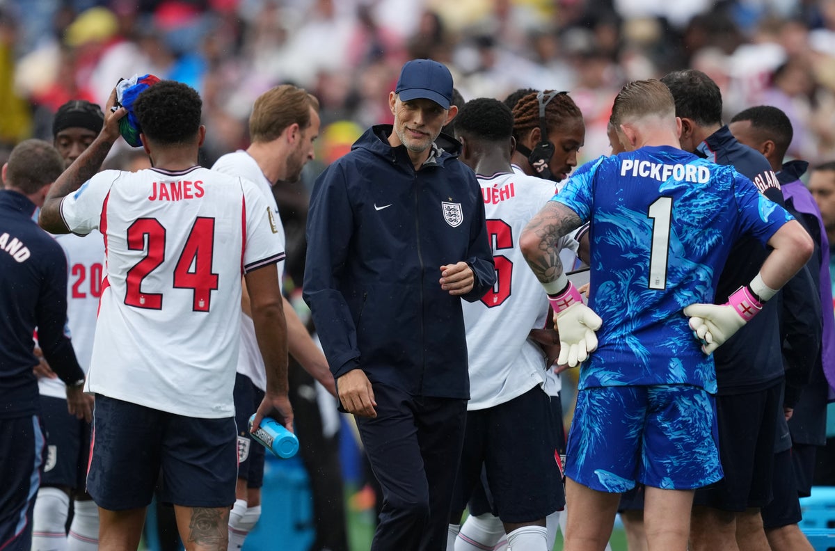 Fifa responds after England fans boo hydration breaks during World Cup - AOL