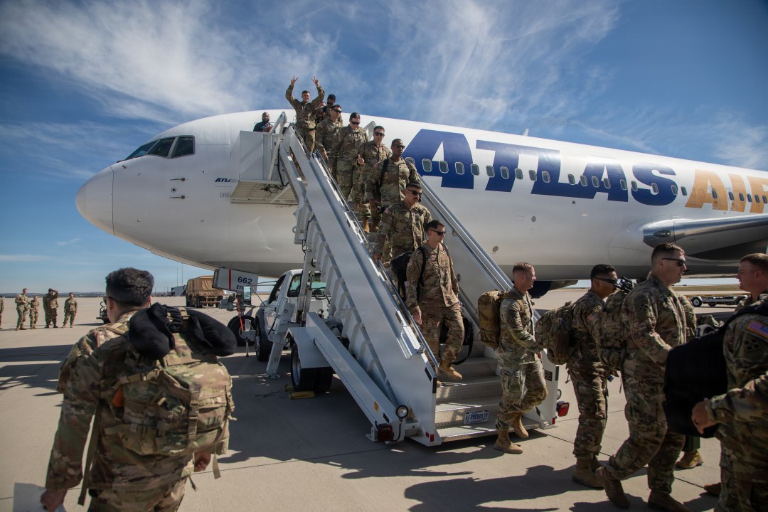 Fort Carson welcomes home soldiers from 12-month Middle East deployment ...
