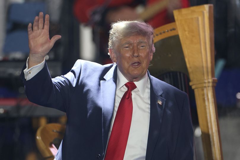 Trump Colors 'We interviewed Donald Trump - one shocking answer showed his true ...