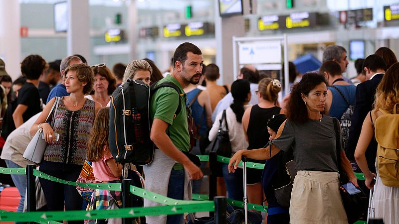 ‘Very worried’: Rome airports could suspend new EES border checks over ...