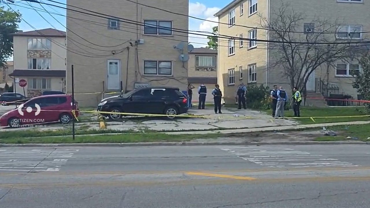 2 men killed in shooting on Chicago's Northwest Side, police say - AOL
