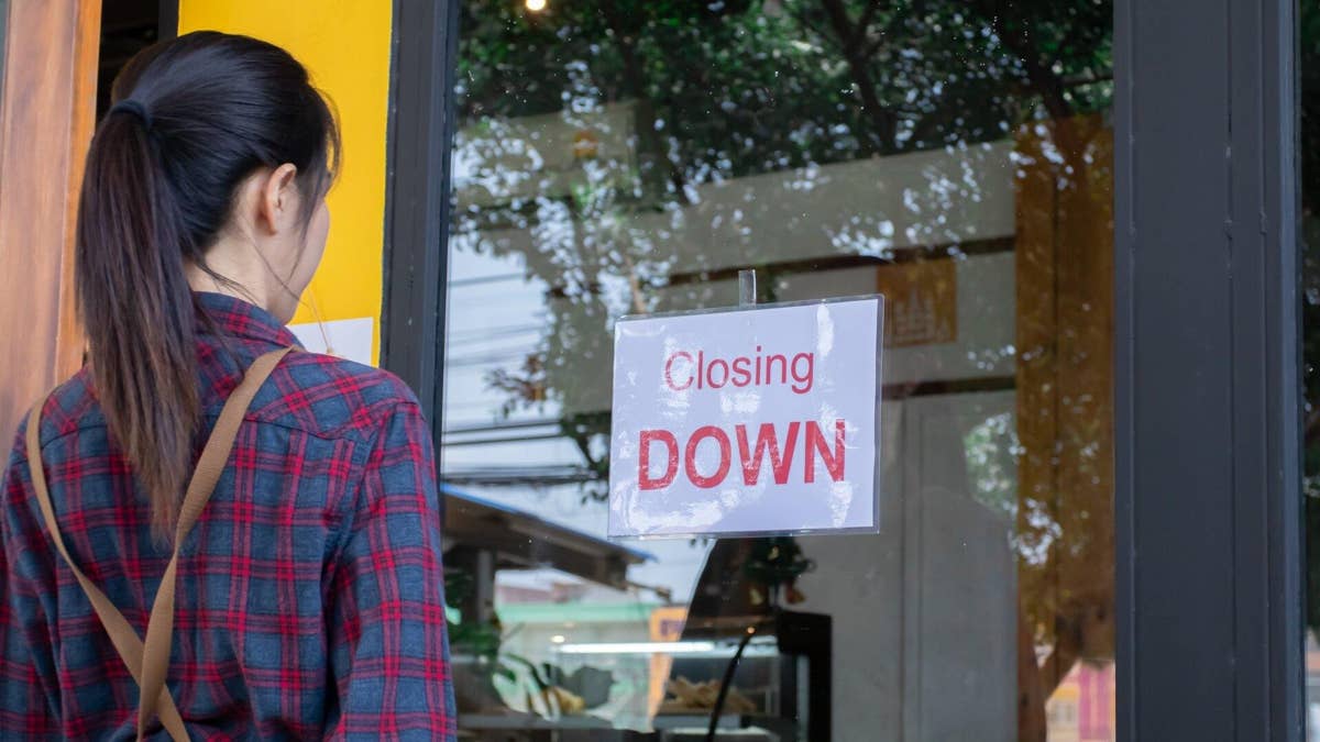 Iconic restaurant chain exits longtime tourist spots - AOL
