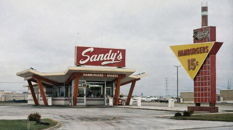 Sandy's Drive In This Forgotten Burger Chain Disappeared After Merging With Hardee's - AOL