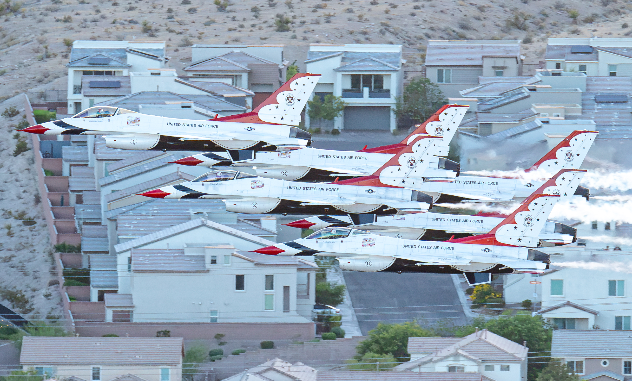 Flying Ataol PHOTOS: Thunderbirds seen flying over Las Vegas valley in celebration ...