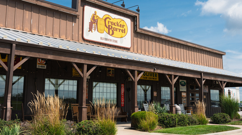 The 17 Best Restaurant Chains For Old-School Comfort Food - AOL