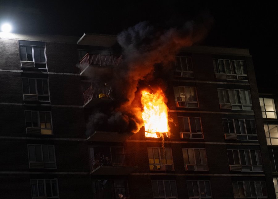1 dead after fire at DC high-rise apartment building; multiple ...
