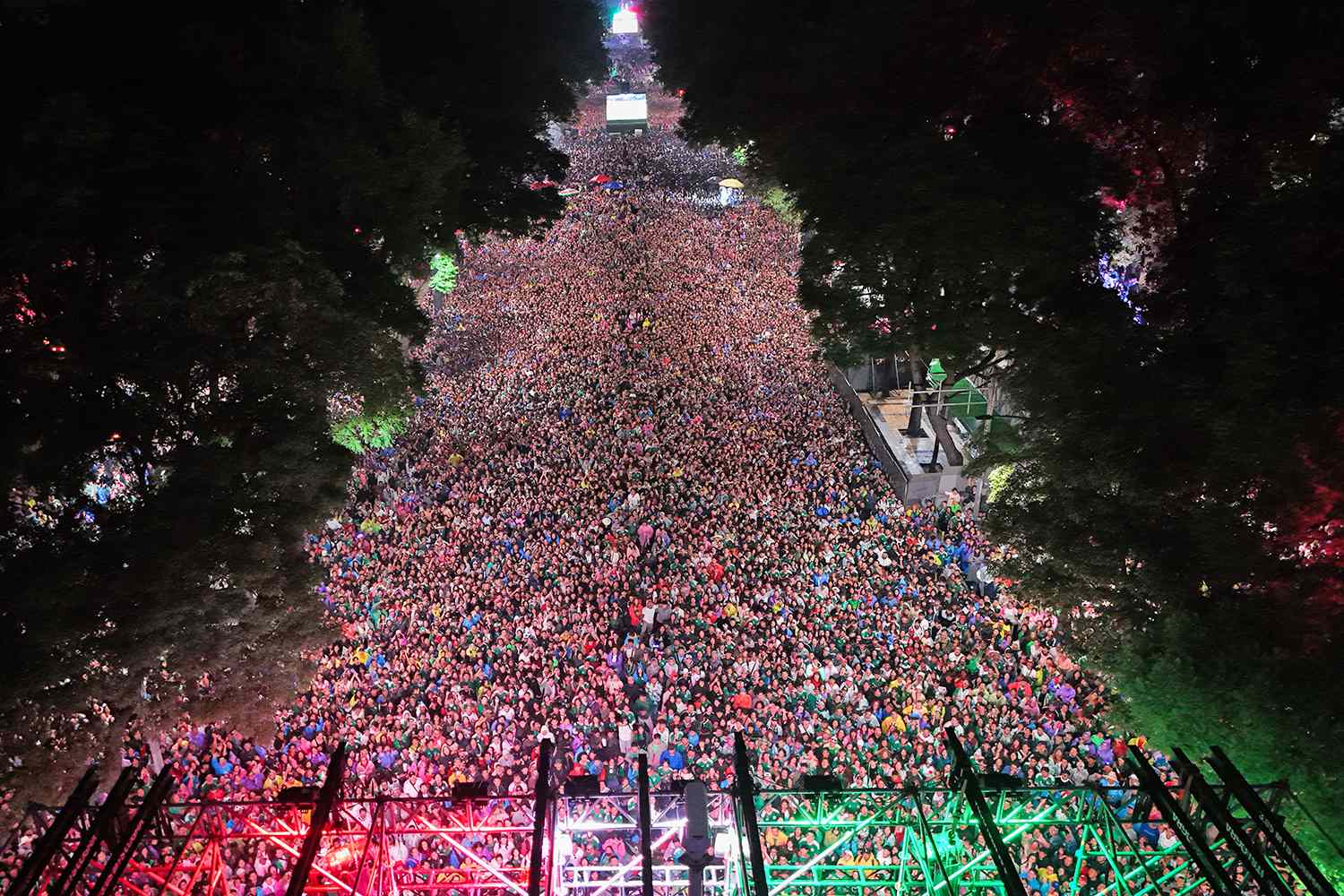 【nao】AMICSS WORLD CUP 162 2020-2021 3 People Killed in World Cup Celebrations After 1M Soccer Fans