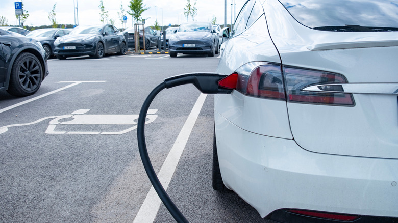 How Draining a Tesla Battery to Zero Affects Long-Term Health